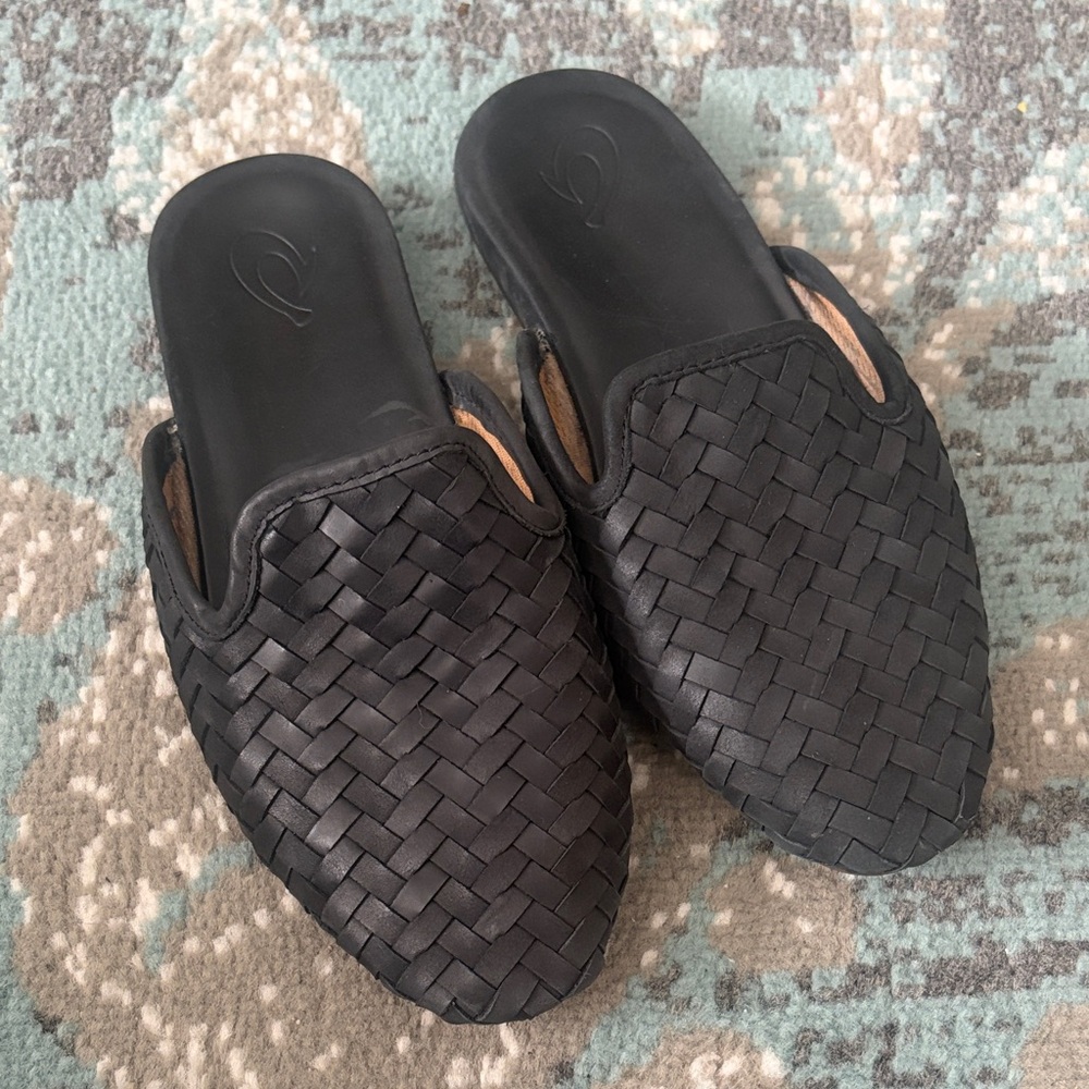 OluKai Mi’i Woven Women's Onyx Mules